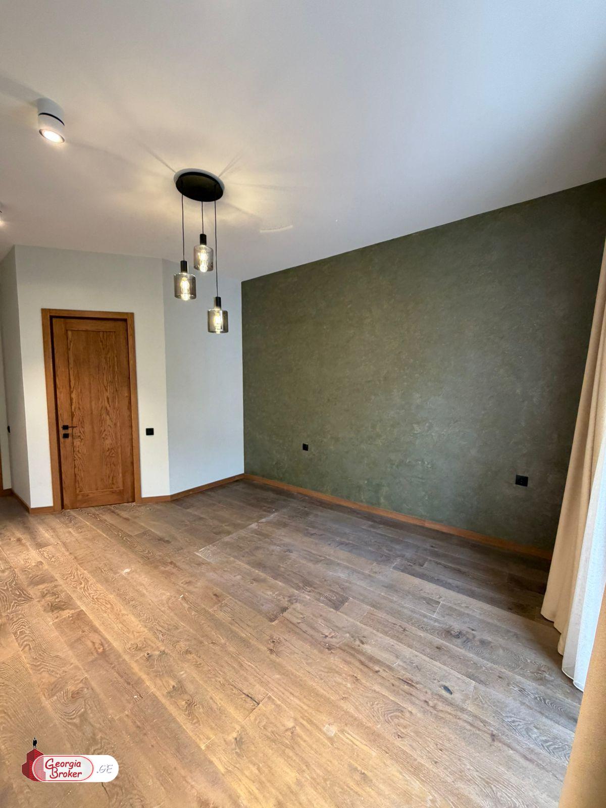 იყიდება ახალი გარემონტებული 7 ოთახიანი სახლი